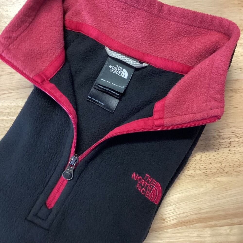 EUC Ladies The North Face 1/4 Zip Fleece Jacket- Small